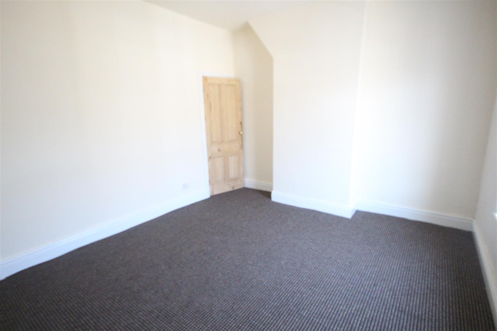 2 bedroom terraced house To Let in Barnoldswick - IMG_2603.jpg